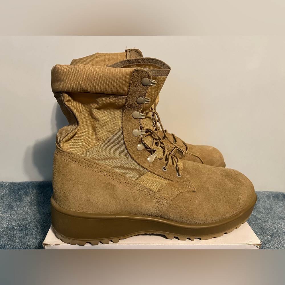 Men's Desert Tan Tactical Lace-Up Boots Vibram sole size11.5
